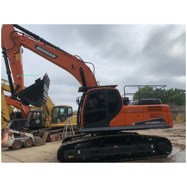 used doosan dx300 excavator Used Big Excavator wholesale