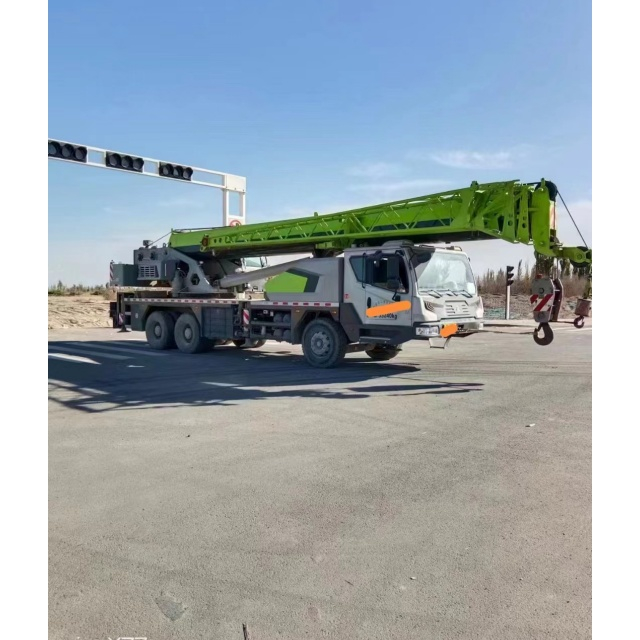 zoomlion 25ton truck crane Chinese Used Crane Truck supplier