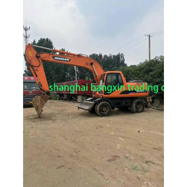 used doosan dh210 wheel excavator Korea Original Used Wheel Excavator distributor
